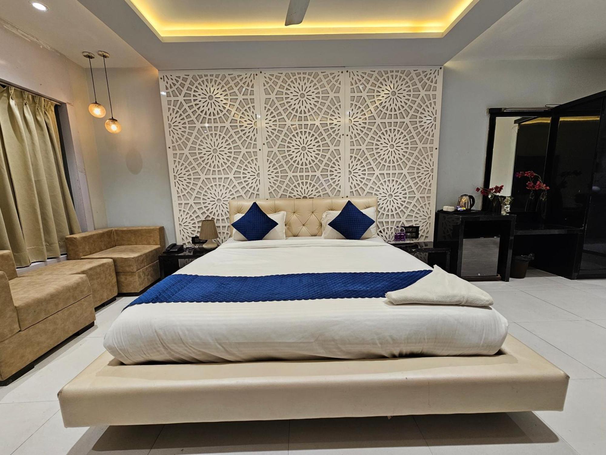 Hotel Mk Vivanta Gwalior Exterior photo